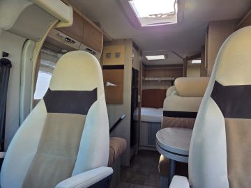 Bürstner BUT660 Luifel | Keuken | Omvormer | Toilet En Douche | Ruim Bed